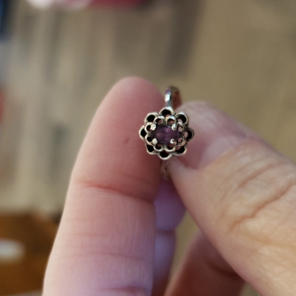 Sterling Silver Amethyst Flower Look Surrounding Amethyst Stone Size 5.25